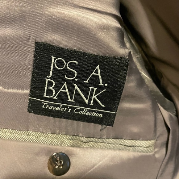 Jos A Banks Traveler’s Collection Tailored Fit - Picture 2 of 3